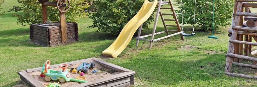 aire de jeux dans son jardin